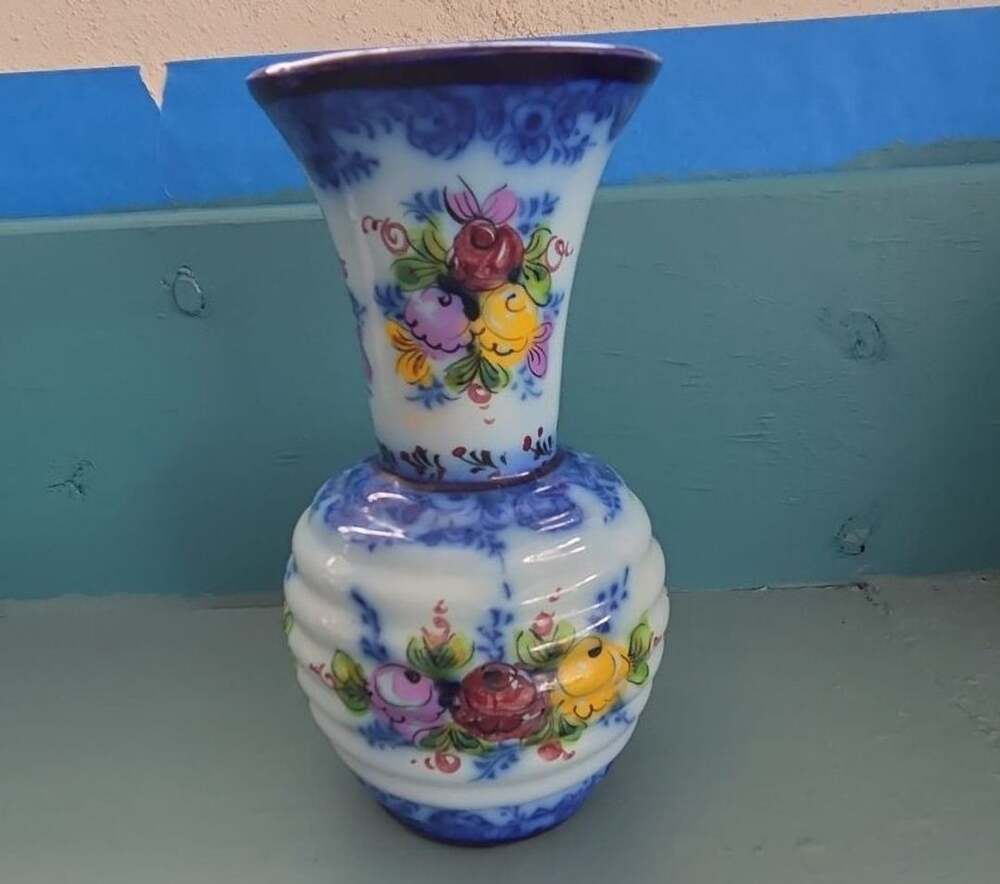 Vestal Alcobaca Portugal Hand Painted Floral Ceramic Pottery Vase